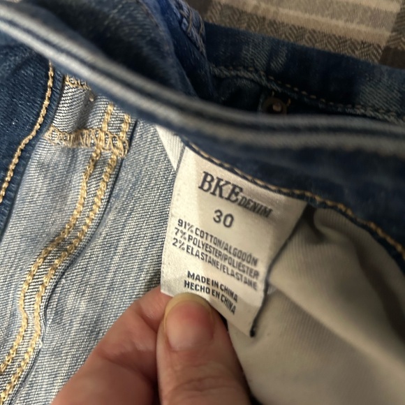 Hung dry, used, no holes other than design - Picture 3 of 3